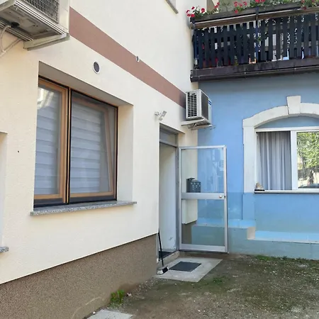 Urko Apartment *